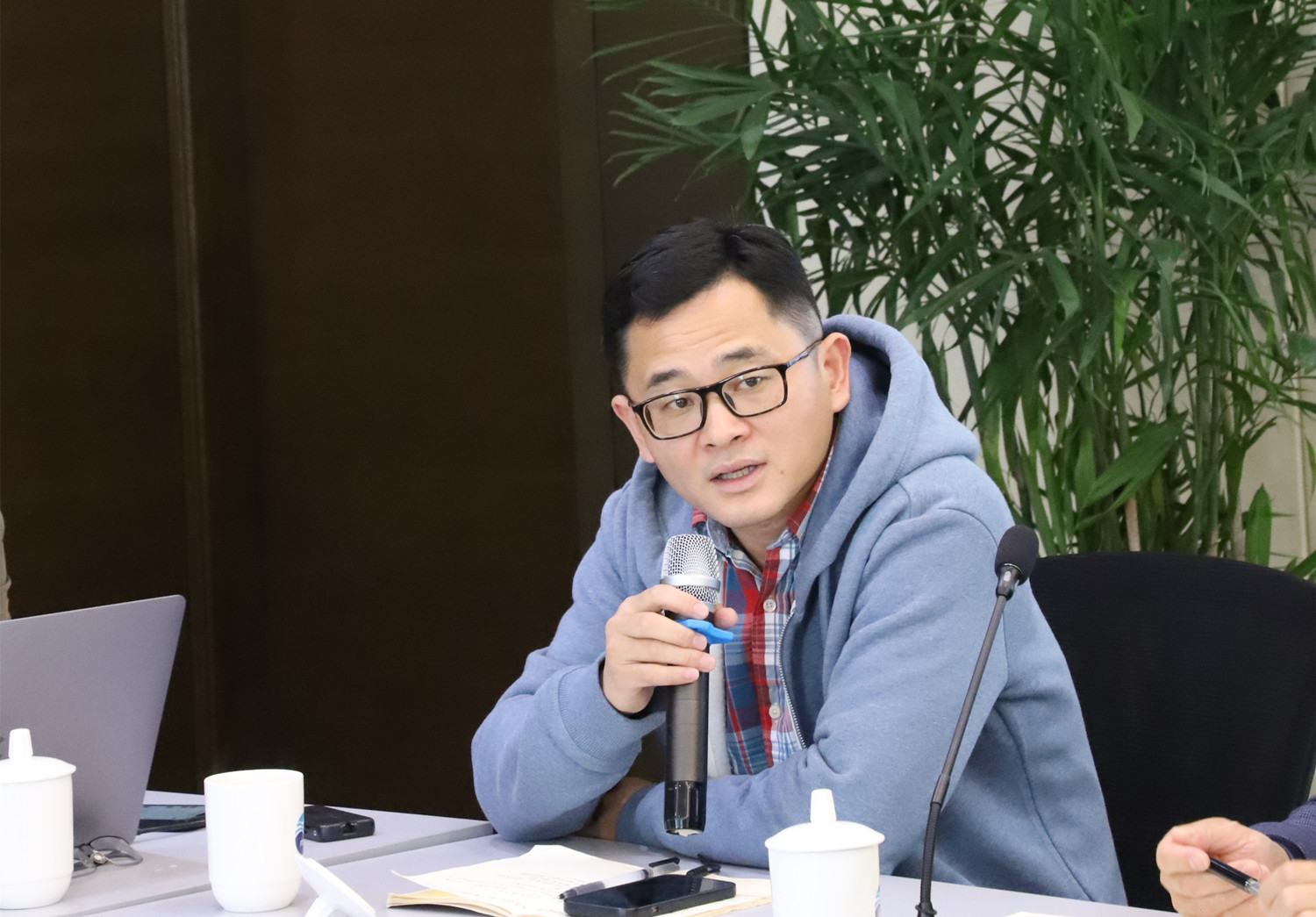 提增信心 守正出奇 控股公司召開一季度業(yè)務(wù)分析會(huì)議(圖4)