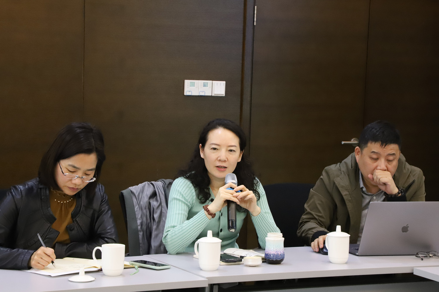 提增信心 守正出奇 控股公司召開一季度業(yè)務(wù)分析會(huì)議(圖5)