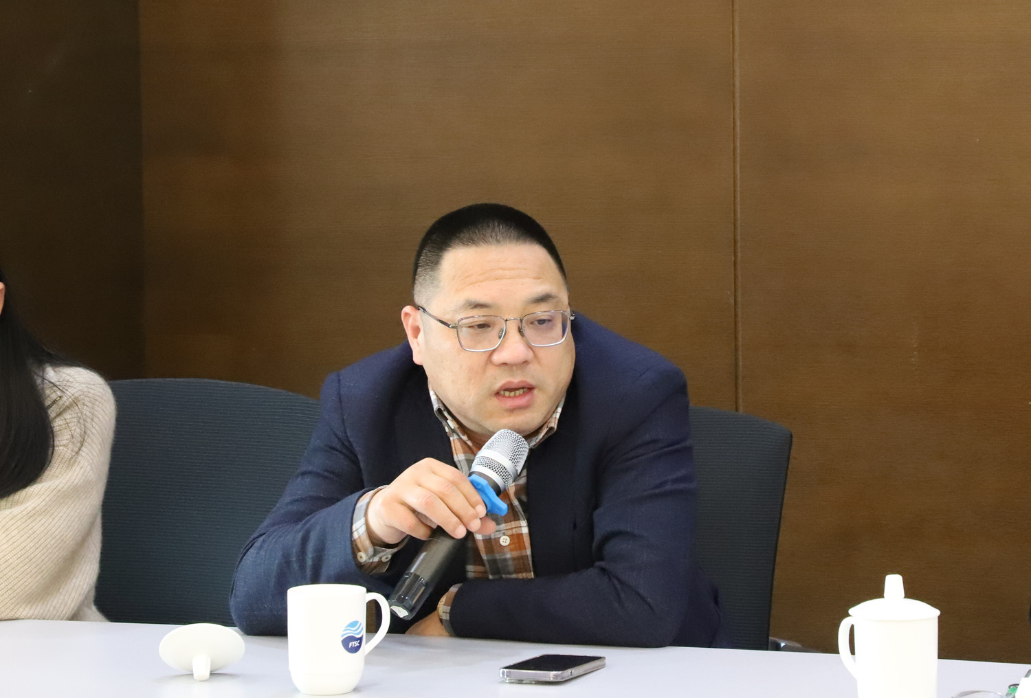 提增信心 守正出奇 控股公司召開一季度業(yè)務(wù)分析會(huì)議(圖10)