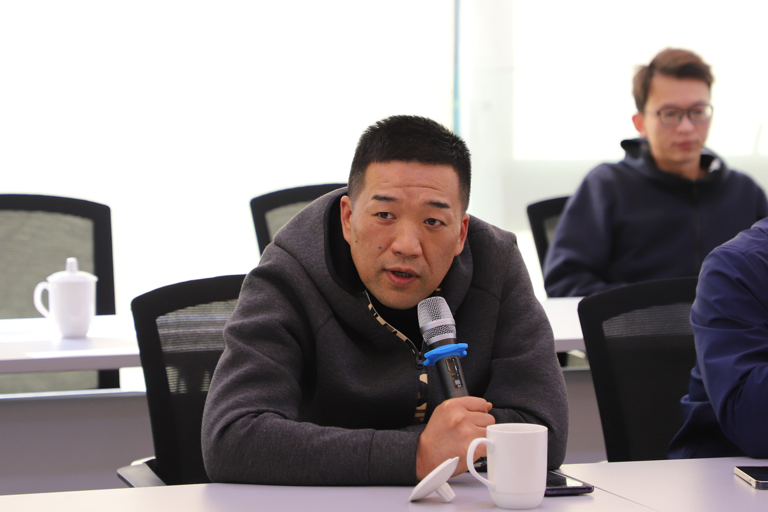 提增信心     守正出奇     控股公司召開一季度業(yè)務(wù)分析會(huì)議(圖17)