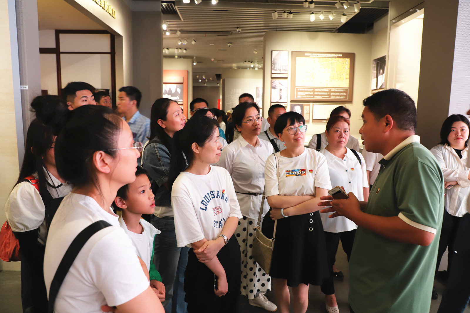 尋根溯源 感悟初心 控股公司黨總支組織瞻仰中共一大會址(圖6)