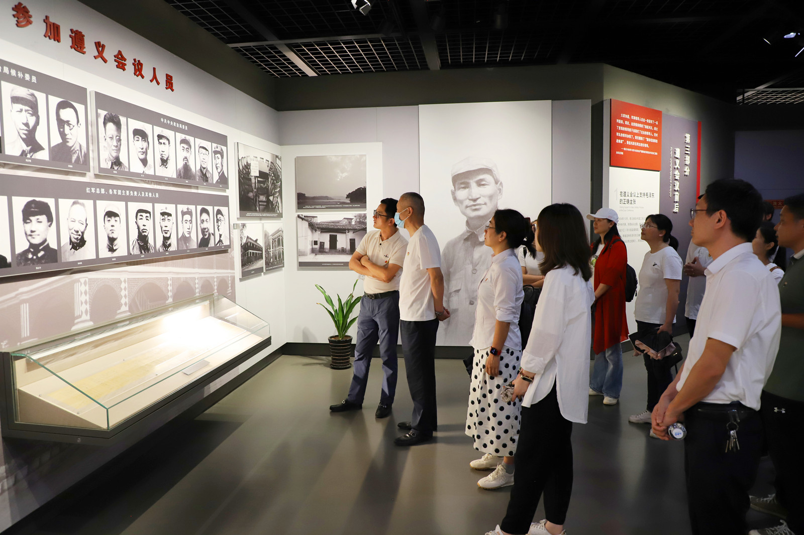 尋根溯源 感悟初心 控股公司黨總支組織瞻仰中共一大會址(圖15)