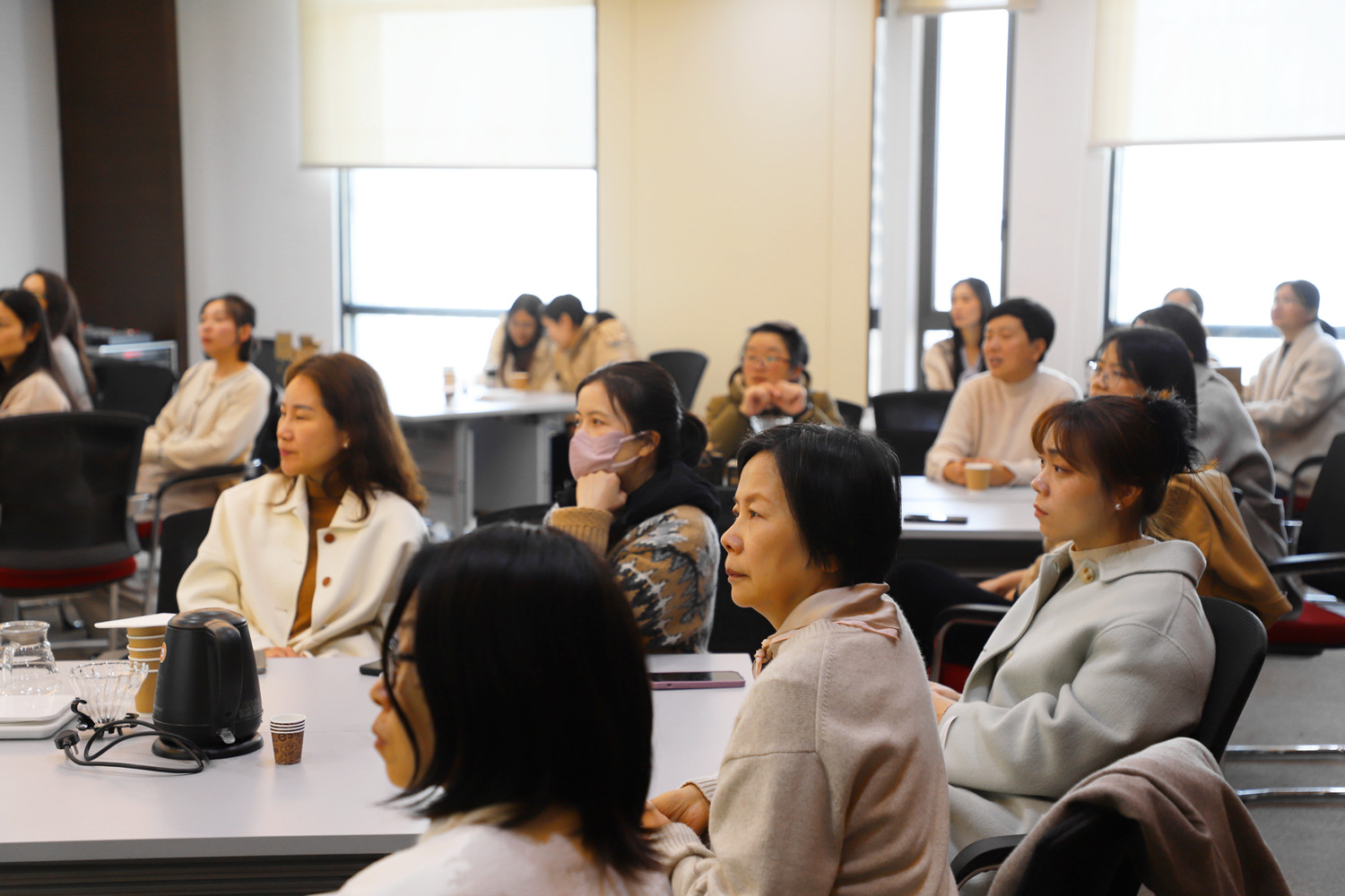 喜迎女神節(jié) 啡嘗新體驗(yàn)——控股公司開展手沖咖啡品鑒主題活動(dòng)(圖3)