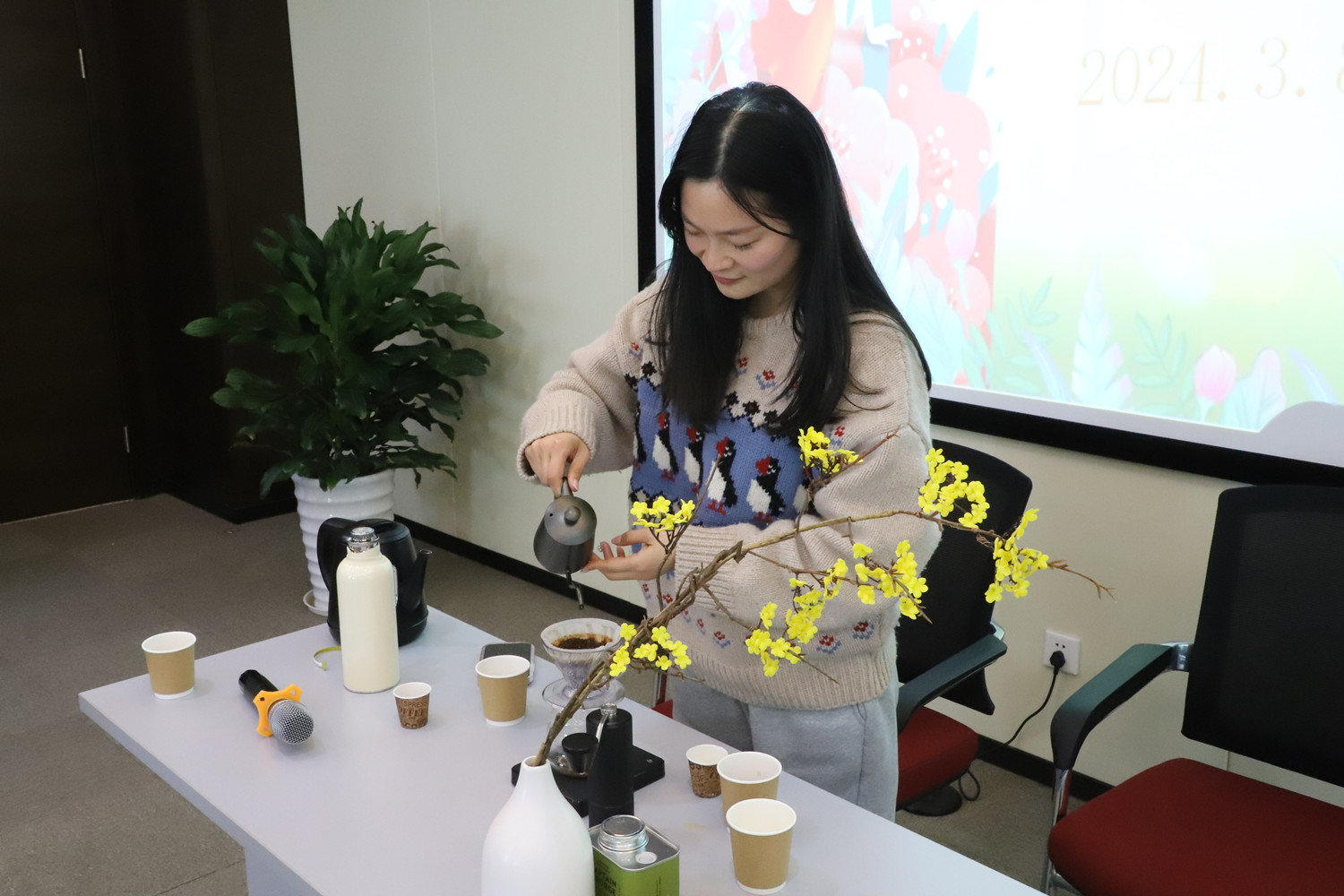 喜迎女神節(jié) 啡嘗新體驗(yàn)——控股公司開展手沖咖啡品鑒主題活動(dòng)(圖13)