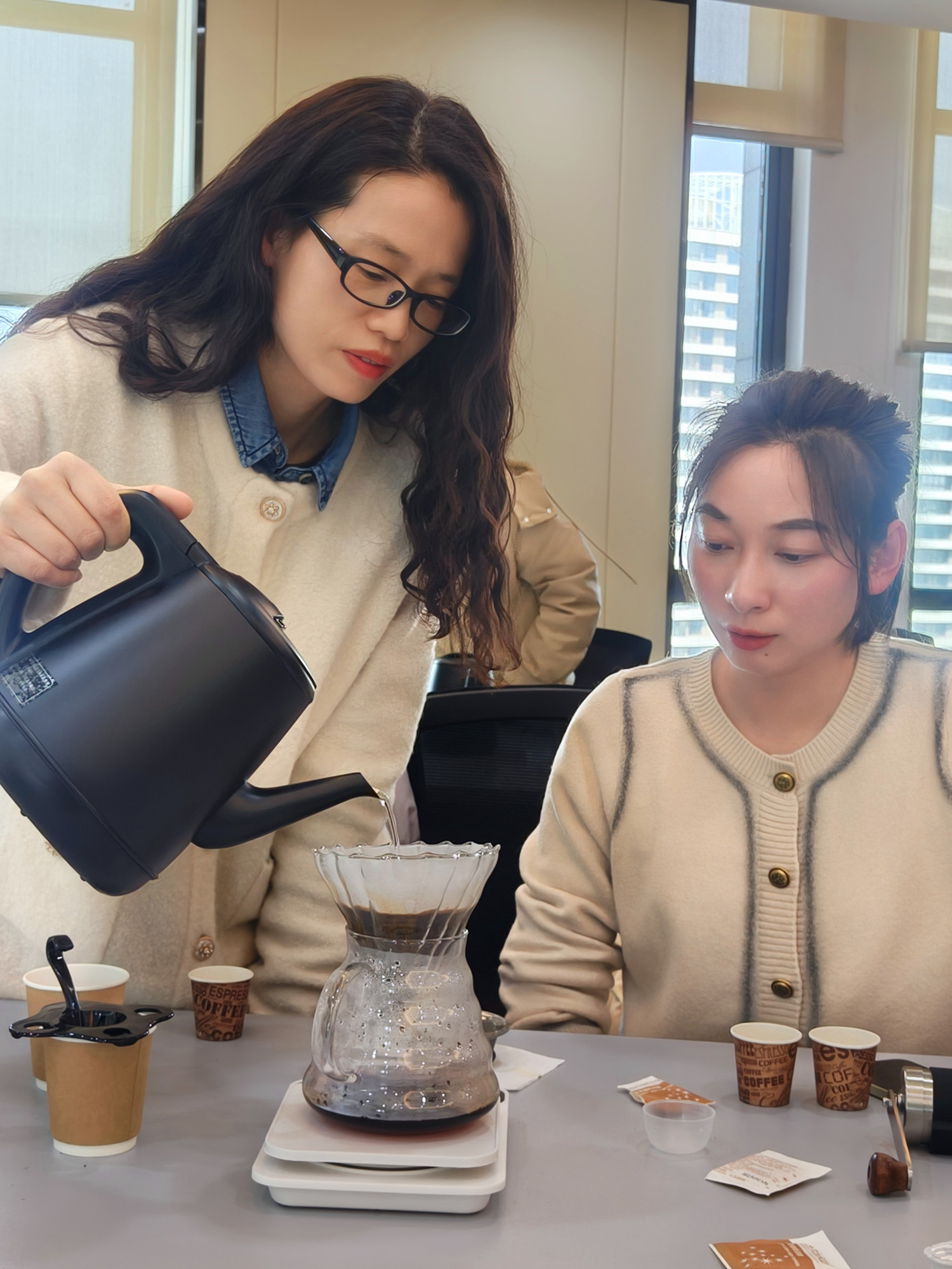 喜迎女神節(jié) 啡嘗新體驗(yàn)——控股公司開展手沖咖啡品鑒主題活動(dòng)(圖14)